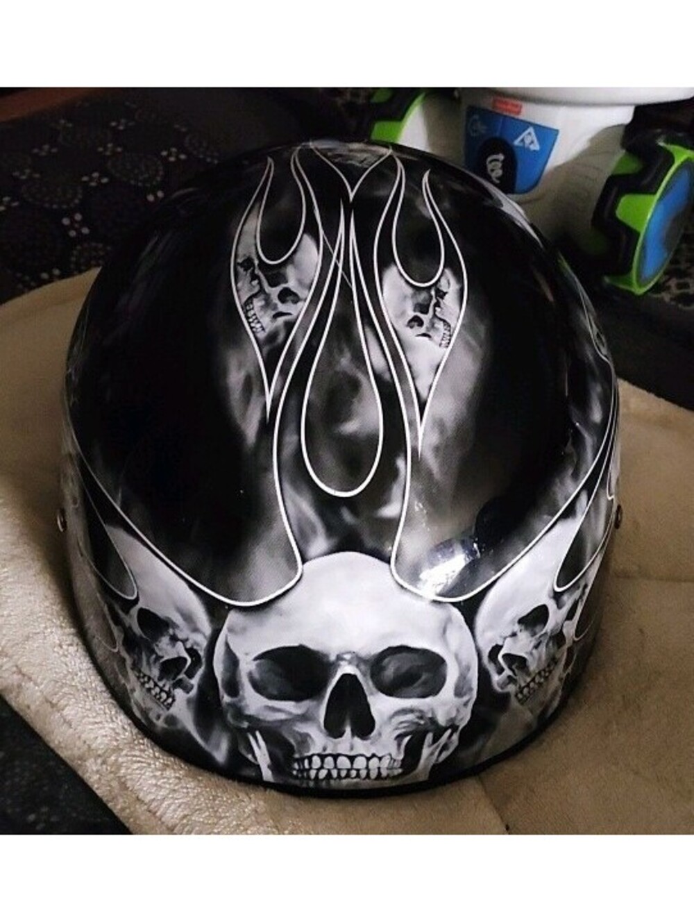 Daytona Skull Cap 3 Skulls On Front Half Shell Helmet  2XL No scratches